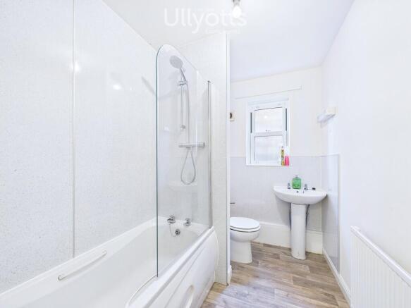 1 bed Flat to rent Image 4