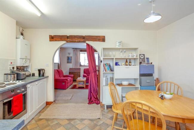 Kitchen 4.jpg