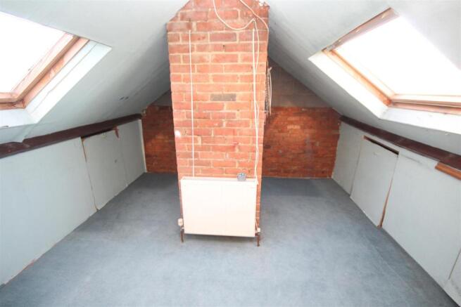 loft room (002).JPG