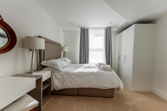 2 bed Apartment to rent Image 6