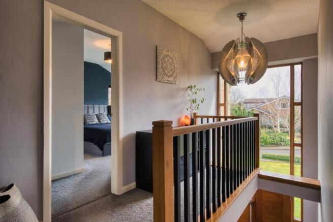 4 bed Detached for sale Image 9