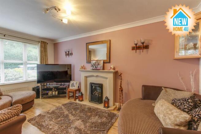 LOUNGE: