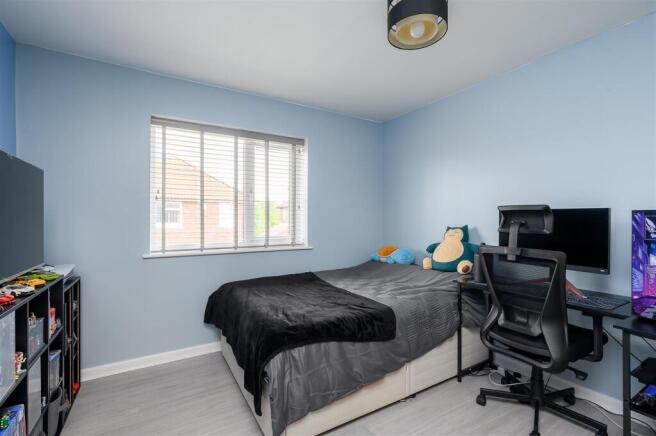 4 bed Semi-Detached for sale Image 9