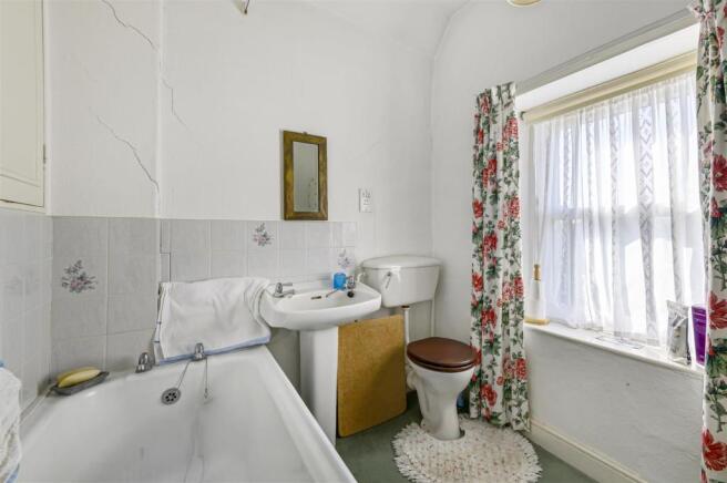 Bathroom.jpg