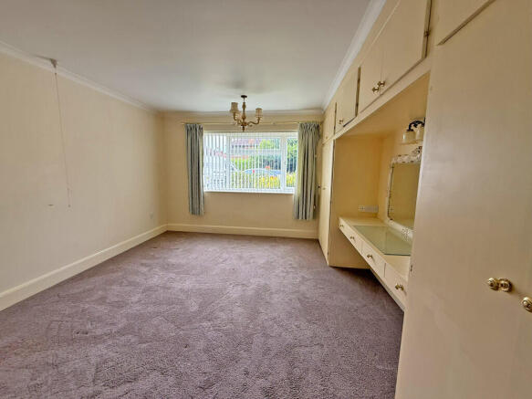 2 bed Apartment for sale Image 6