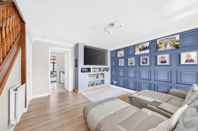 3 bed Semi-Detached for sale Image 7