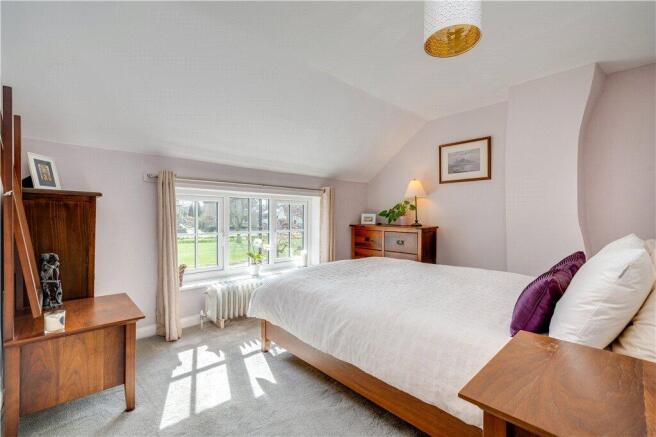 4 bed Detached for sale Image 7