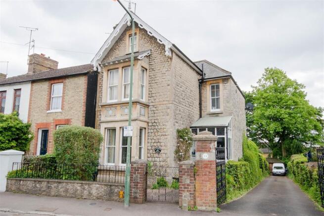 Oakwood Road, Maidst