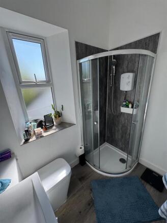 1 bed Flat to rent Image 5