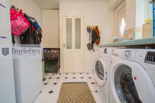 5 bed Terraced for sale Image 12