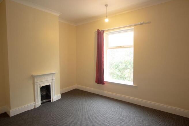 2 bed Terraced to rent Image 7