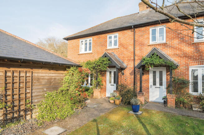 3-bed semi-detached on Bakeland Gardens, Alresford, Hampshire, SO24, £510,000