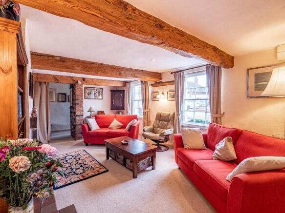 LIVING ROOM 1.jpg