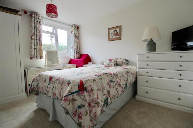 Bed 1.jpg