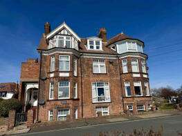 Flat 8, 4 Graham Court, Hamilton Gardens, Felixstowe IP11 7ES