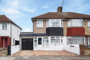 37, Bracondale Road, London SE2 9HR