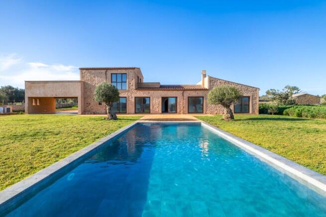 Exterior and Pool (1