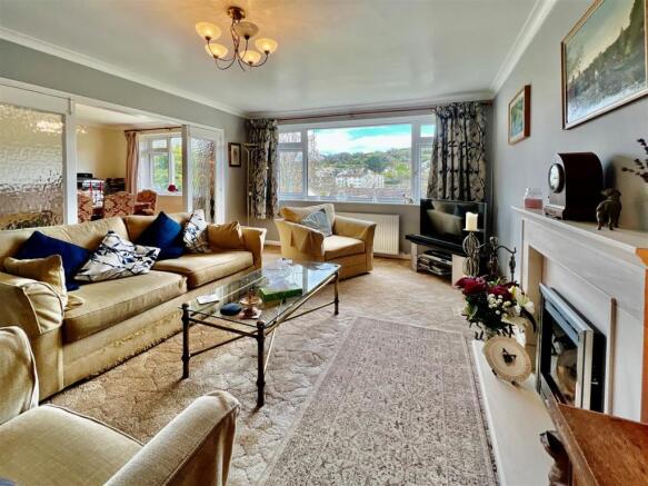 7 Laywell Close 10.JPG