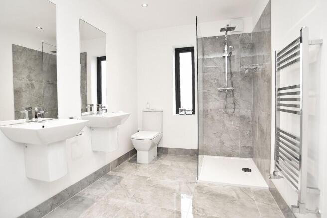 4 bed Detached for sale Image 8