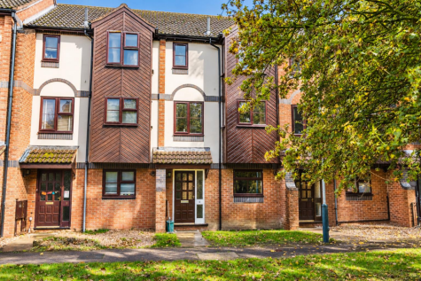 Howard Walk, Warwick
