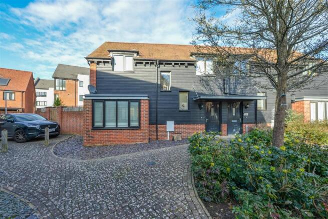 2-bed semi-detached on Teddington Drive, Leybourne, West Malling, £335,000