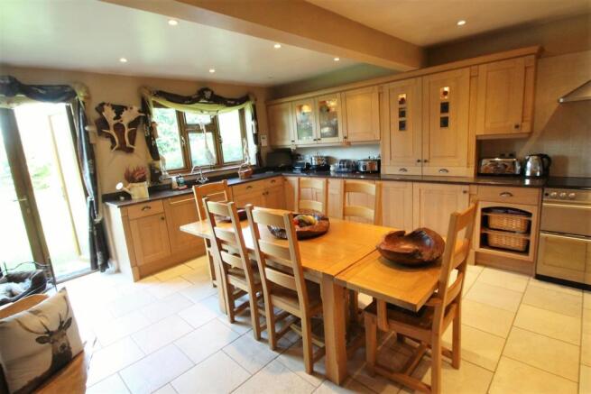 KITCHEN/DINER