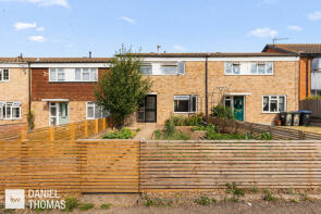 25, Greenleas, Waltham Abbey EN9 1SZ