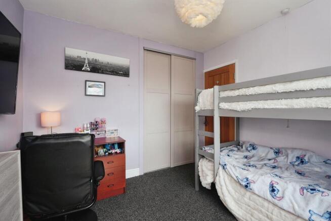 4 bed Semi-Detached for sale Image 8