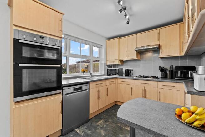 Range Meadow Close, Leamington Spa photo 4