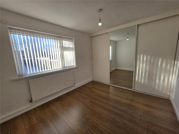 2 bed Apartment to rent Image 5