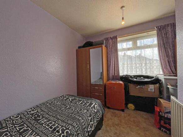 Hill Top Cres 41 Bed 3.jpg