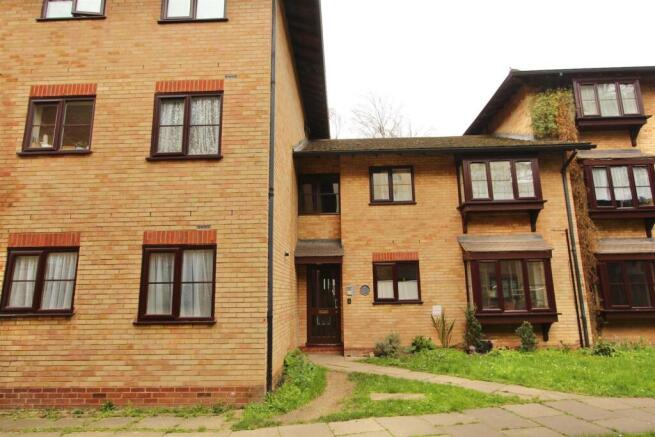 Hallingbury Court, E17