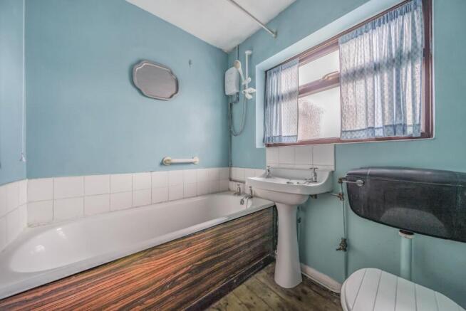 Bathroom.jpg