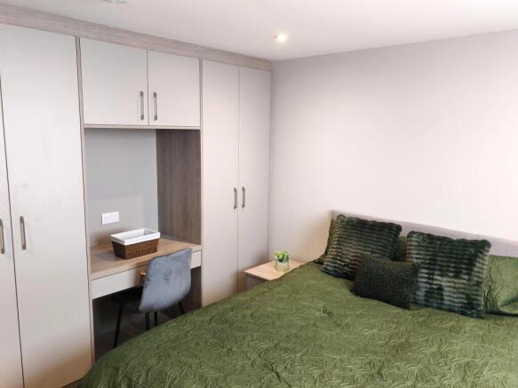 2 bed Apartment to rent Image 5