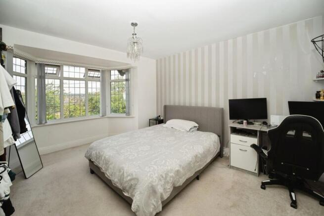 4 bed Detached for sale Image 8