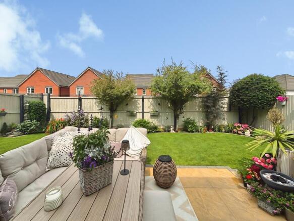 4 bed Detached for sale Image 4