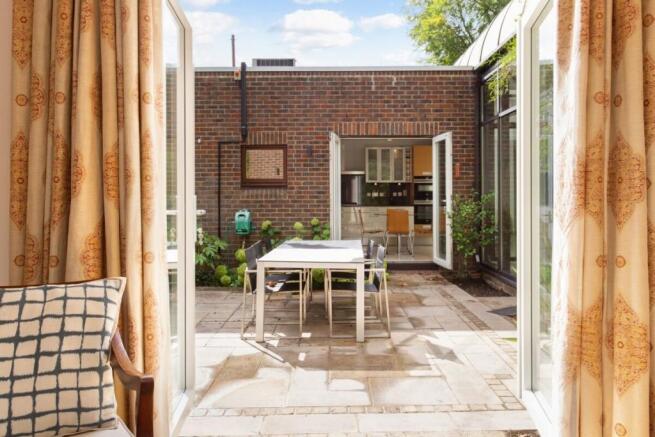 17 Langton Way, B...