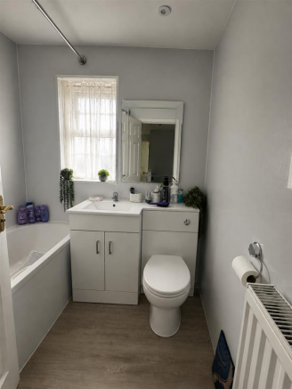 Bathroom / WC: