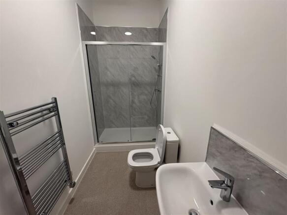 13 bed Block of Apartments for sale Image 11