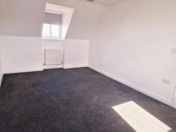 5 bed Detached to rent Image 10