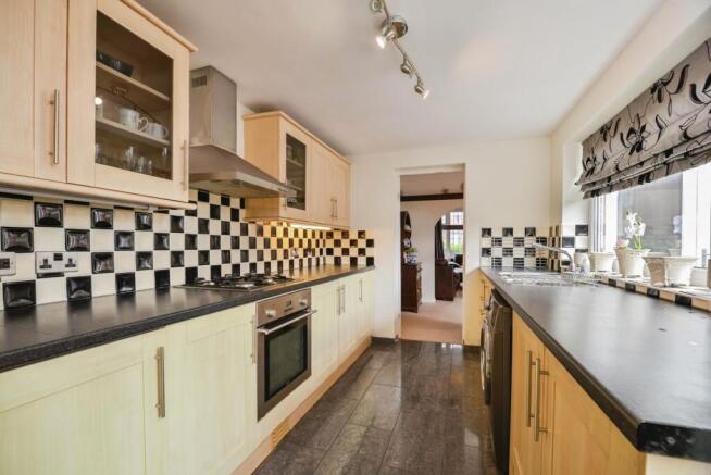 3 bed Semi-Detached for sale Image 5