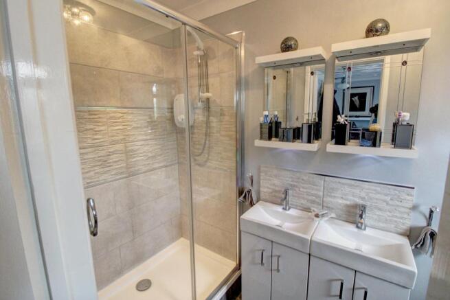 En-suite 1