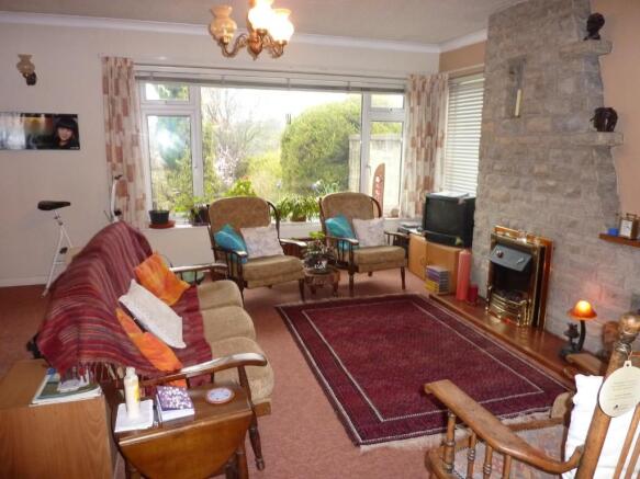 LOUNGE AREA