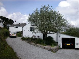GARAGE & DRIVEWAY