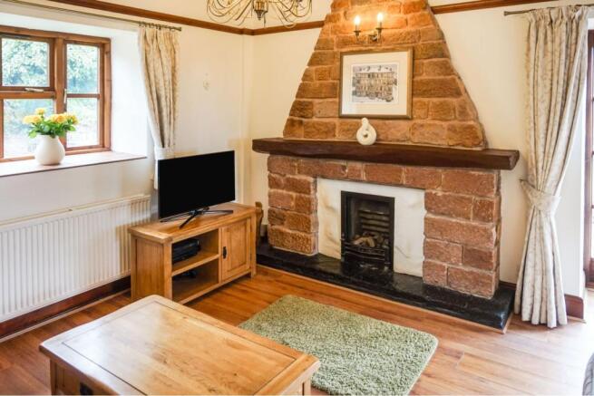Lounge/Dining Room