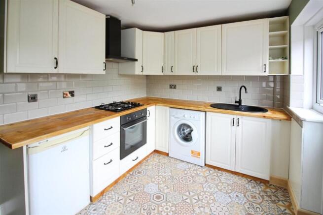 Ashfield Close, LEEDS photo 4