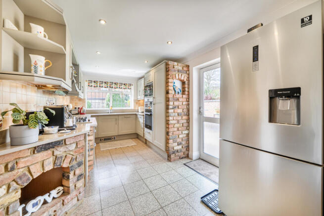 1437682-6-69d7991...