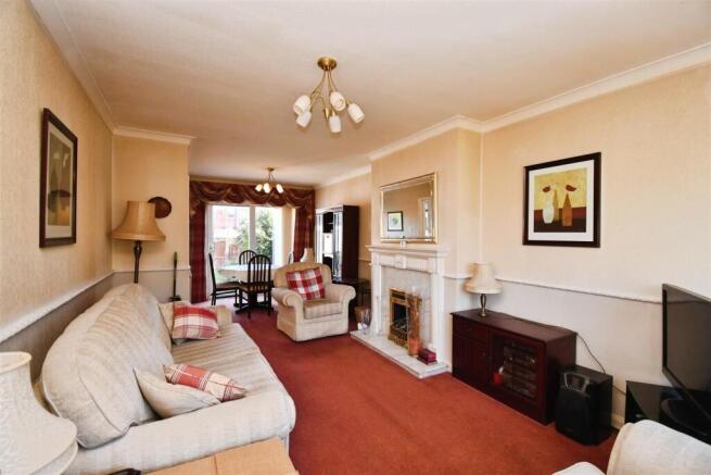 Lounge / dining room
