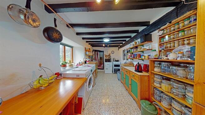 KITCHEN/BREAKFAST ROOM