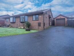 17, Little Oak Close, Oldham OL4 3LW